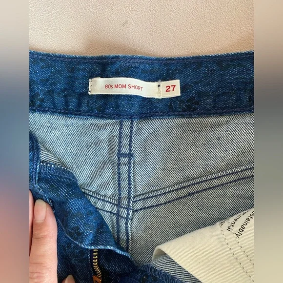 Levi’s 80s Mom Shorts Floral Print - Picture 4 of 6
